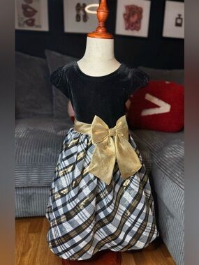 Biscotti size 5 little girl plaid black white and gold dress